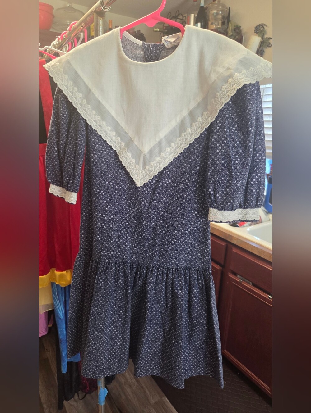 vintage Renee Michaels blue and white dress with lace collar #feminine